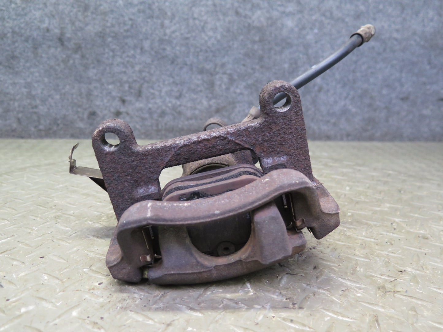 01-03 VW Eurovan T4 2.8L FWD Set of 2 Rear Left & Right Brake Caliper OEM