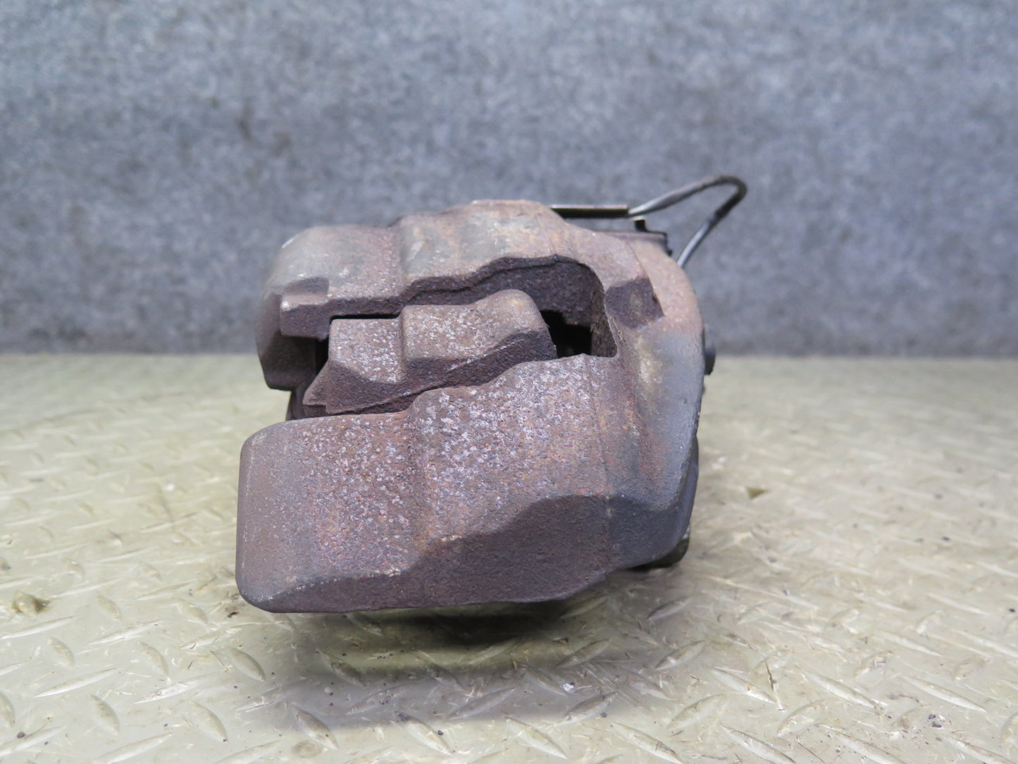 01-03 VW Eurovan T4 2.8L FWD Set of 2 Front Left & Right Brake Caliper OEM