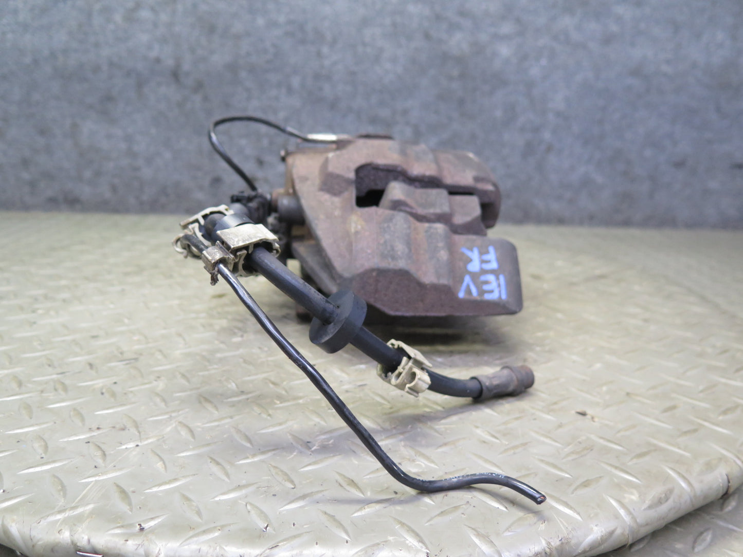 01-03 VW Eurovan T4 2.8L FWD Set of 2 Front Left & Right Brake Caliper OEM