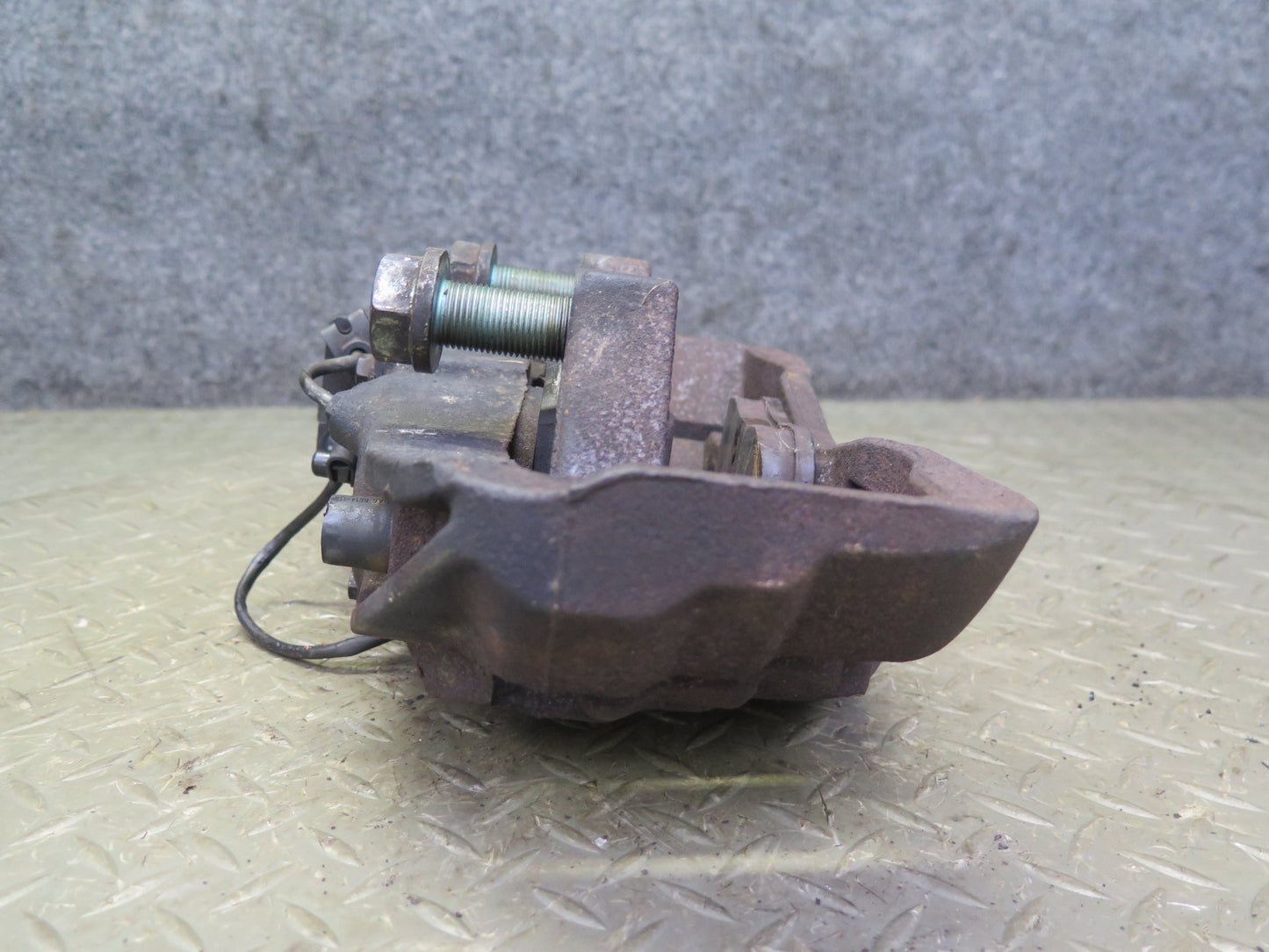 01-03 VW Eurovan T4 2.8L FWD Set of 2 Front Left & Right Brake Caliper OEM