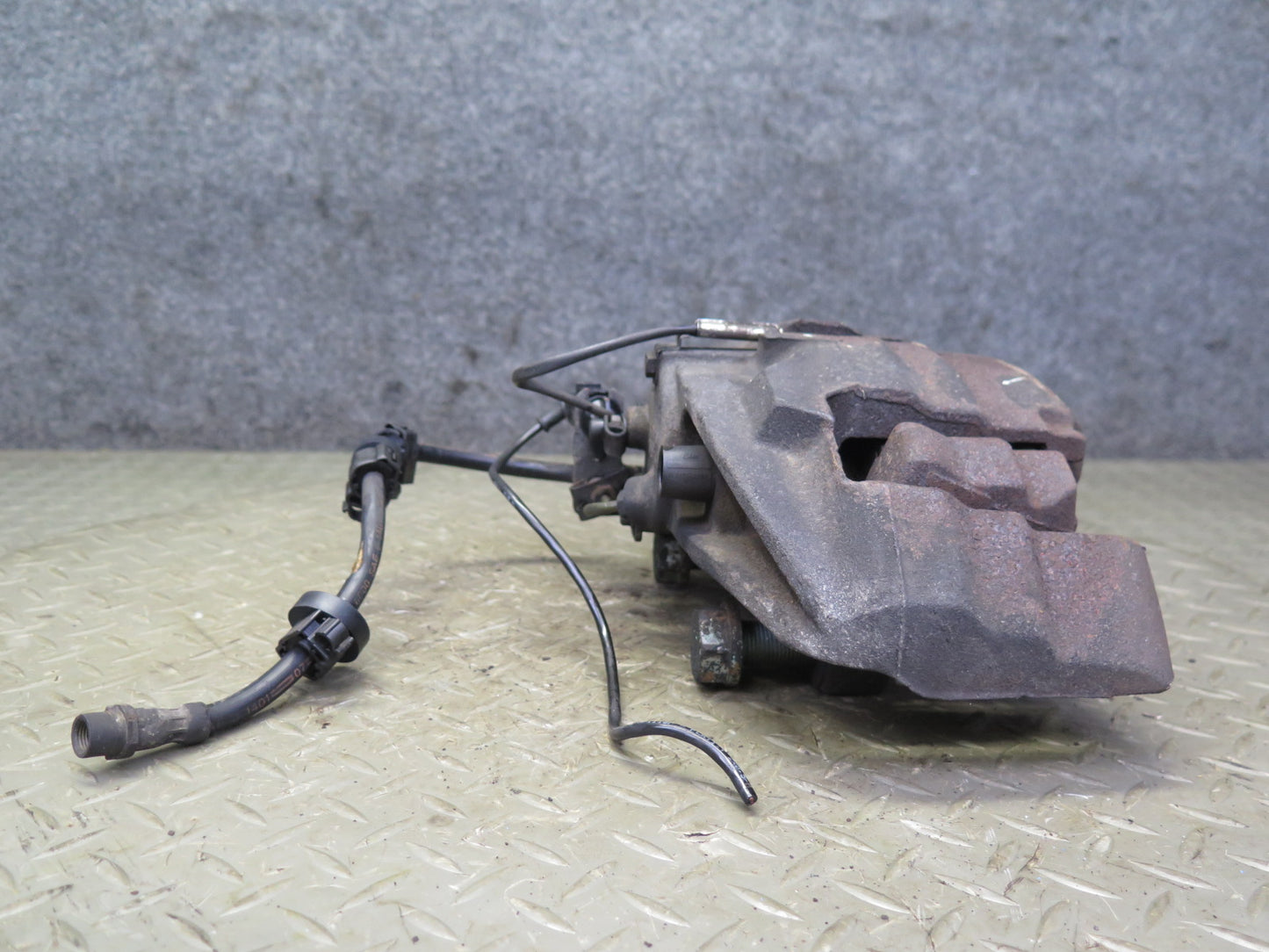 01-03 VW Eurovan T4 2.8L FWD Set of 2 Front Left & Right Brake Caliper OEM