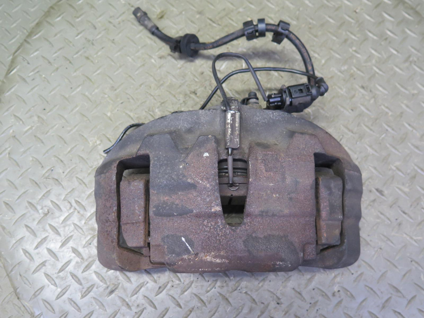 01-03 VW Eurovan T4 2.8L FWD Set of 2 Front Left & Right Brake Caliper OEM