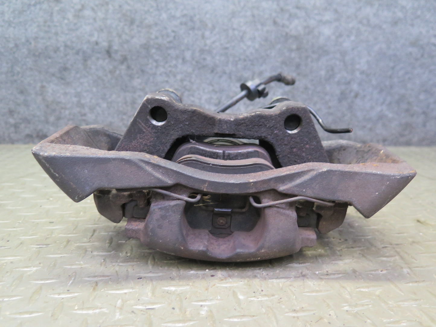 01-03 VW Eurovan T4 2.8L FWD Set of 2 Front Left & Right Brake Caliper OEM