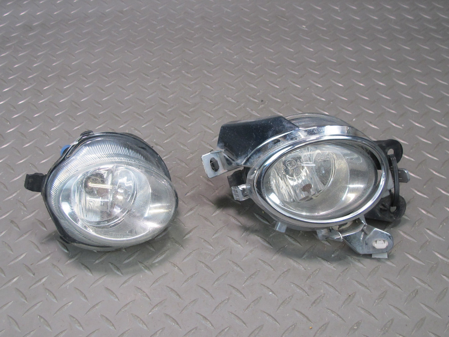 10-13 Lexus IS350 IS250 Convertible Front Left & Right Side Fog Light Lamp OEM