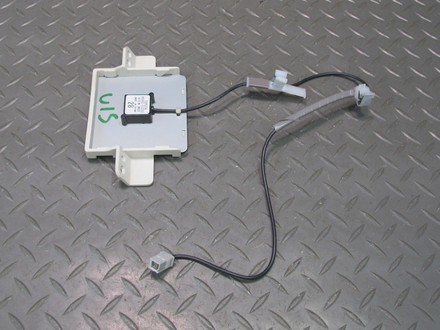 10-12 Lexus IS250 IS350 Conv GPS Navigation Antenna Module Unit 86860-53050 OEM