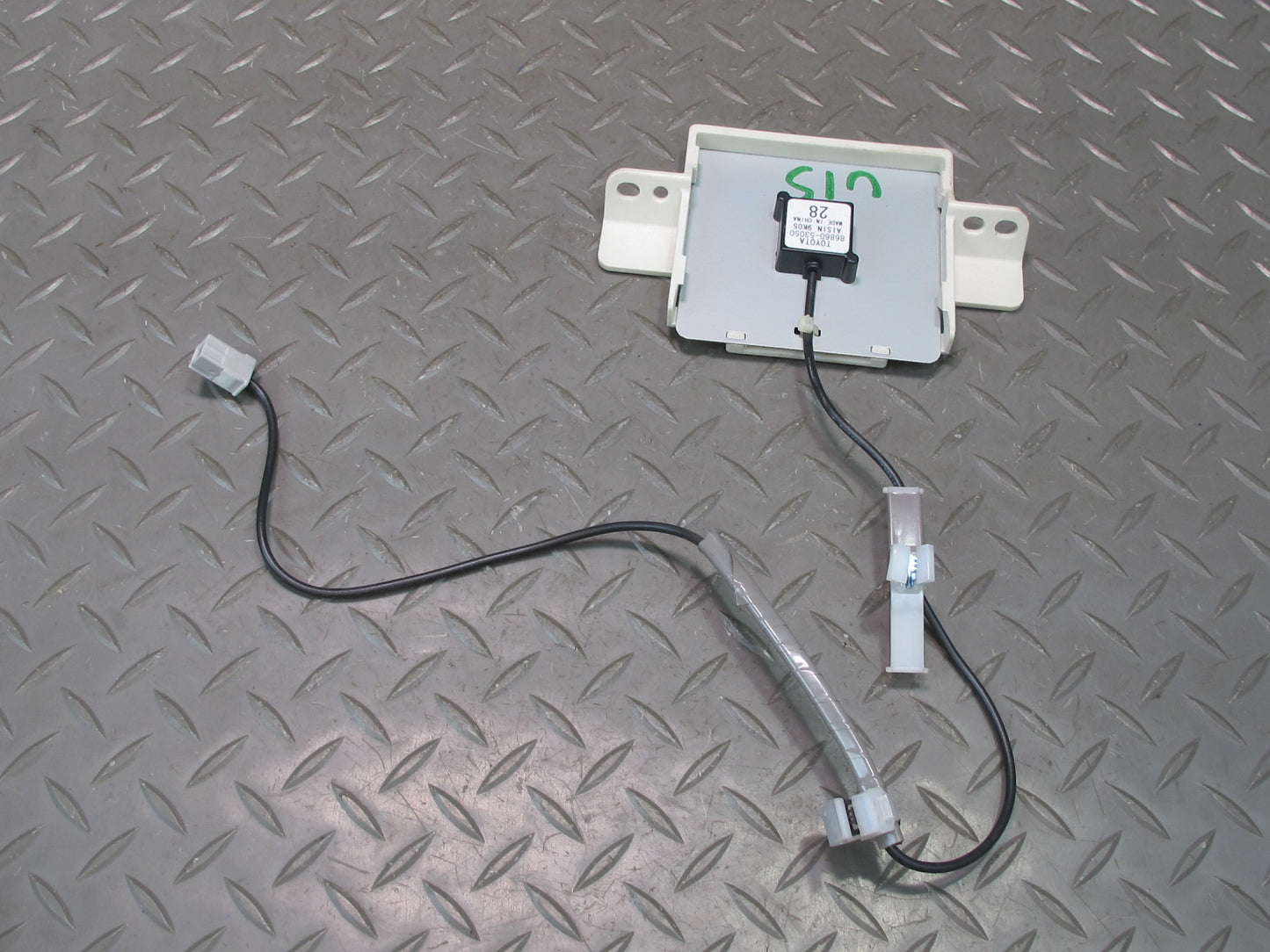 10-12 Lexus IS250 IS350 Conv GPS Navigation Antenna Module Unit 86860-53050 OEM