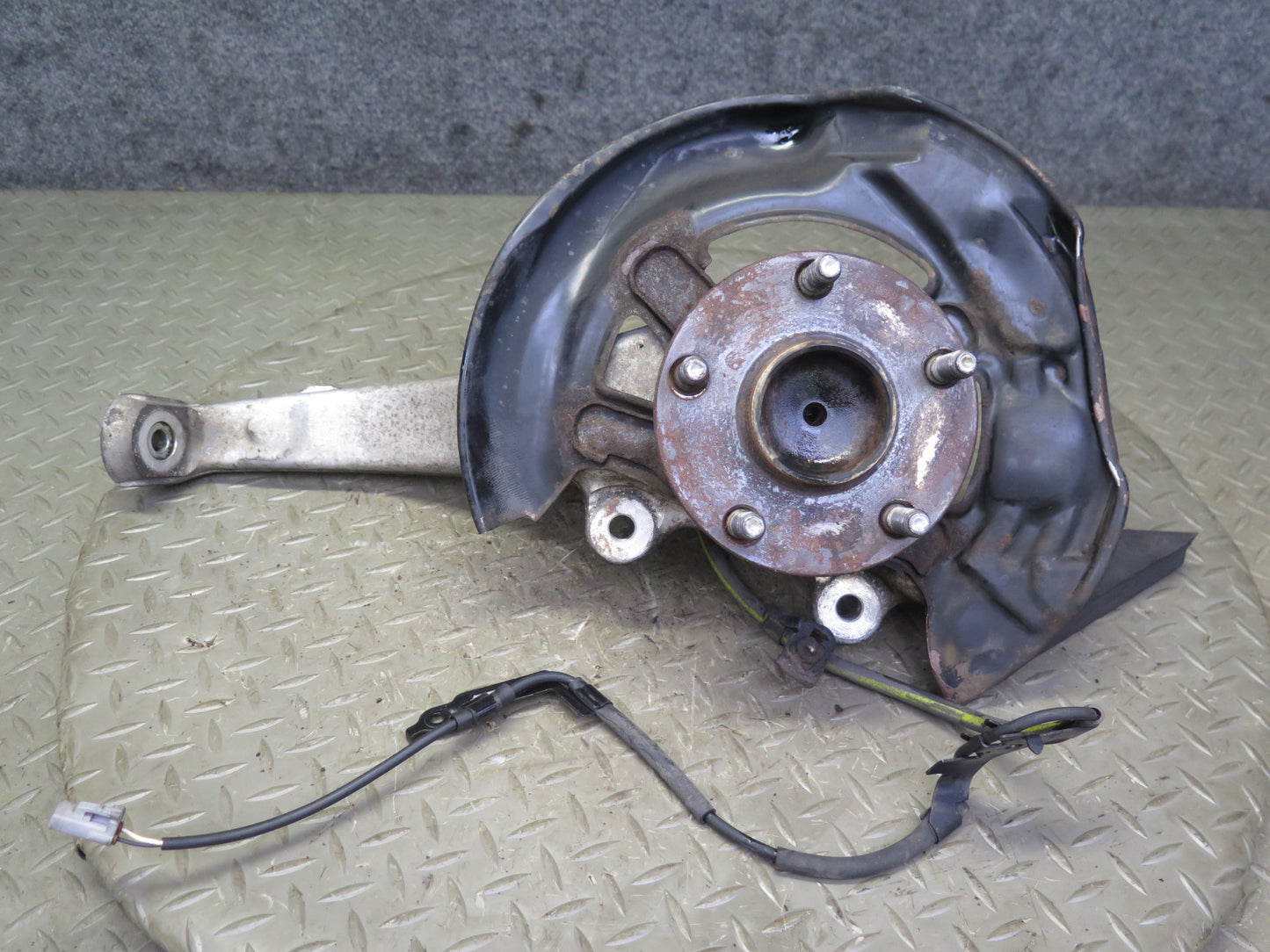 06-13 Lexus IS250 RWD Front Right Spindle Knuckle Wheel Hub Bearing 87K Mile OEM