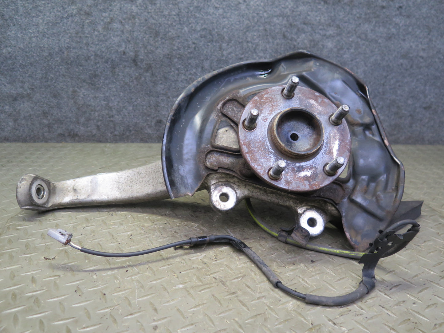 06-13 Lexus IS250 RWD Front Right Spindle Knuckle Wheel Hub Bearing 87K Mile OEM