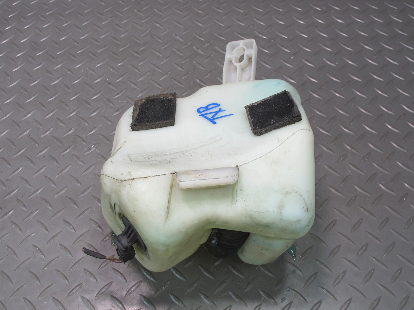 94-99 BMW E36 328iC Windshield Washer Fluid Reservoir Tank w Pump OEM
