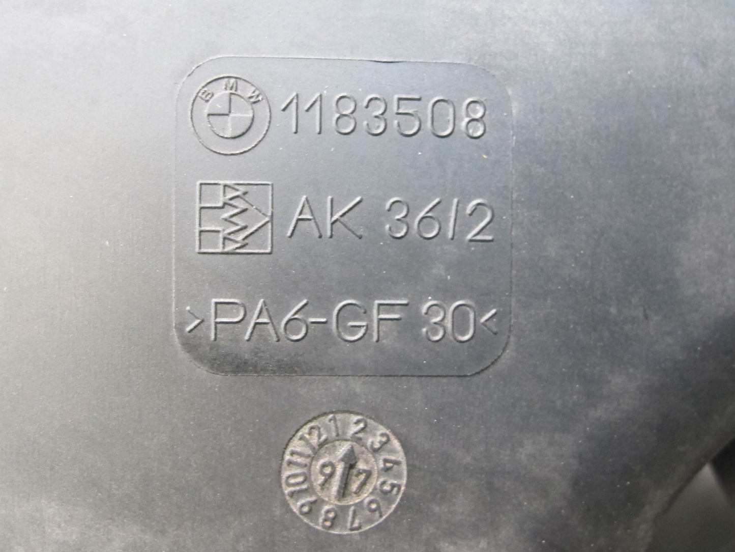 94-99 BMW E36 328iC Fuel  Evap Vapor Charcoal Canister 1183508 OEM