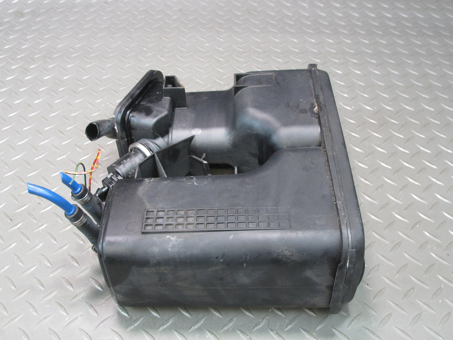 94-99 BMW E36 328iC Fuel  Evap Vapor Charcoal Canister 1183508 OEM