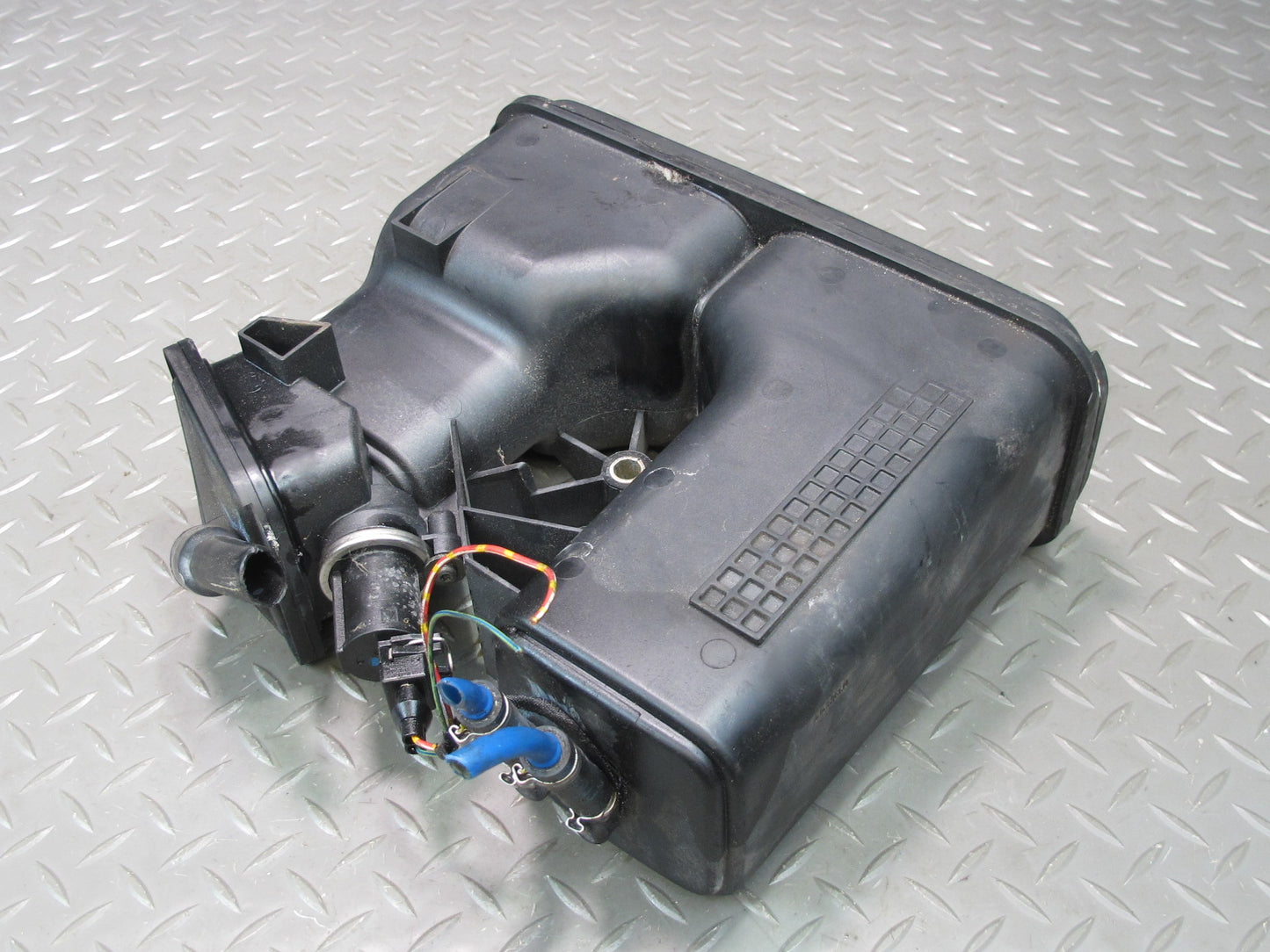 94-99 BMW E36 328iC Fuel  Evap Vapor Charcoal Canister 1183508 OEM