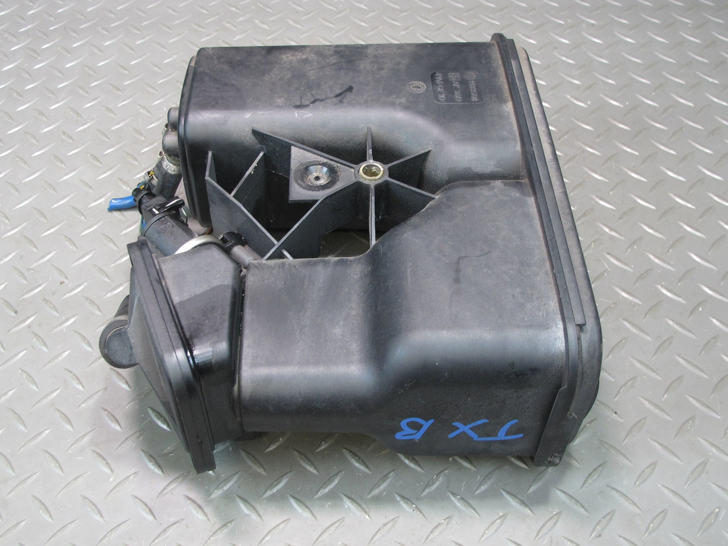 94-99 BMW E36 328iC Fuel  Evap Vapor Charcoal Canister 1183508 OEM