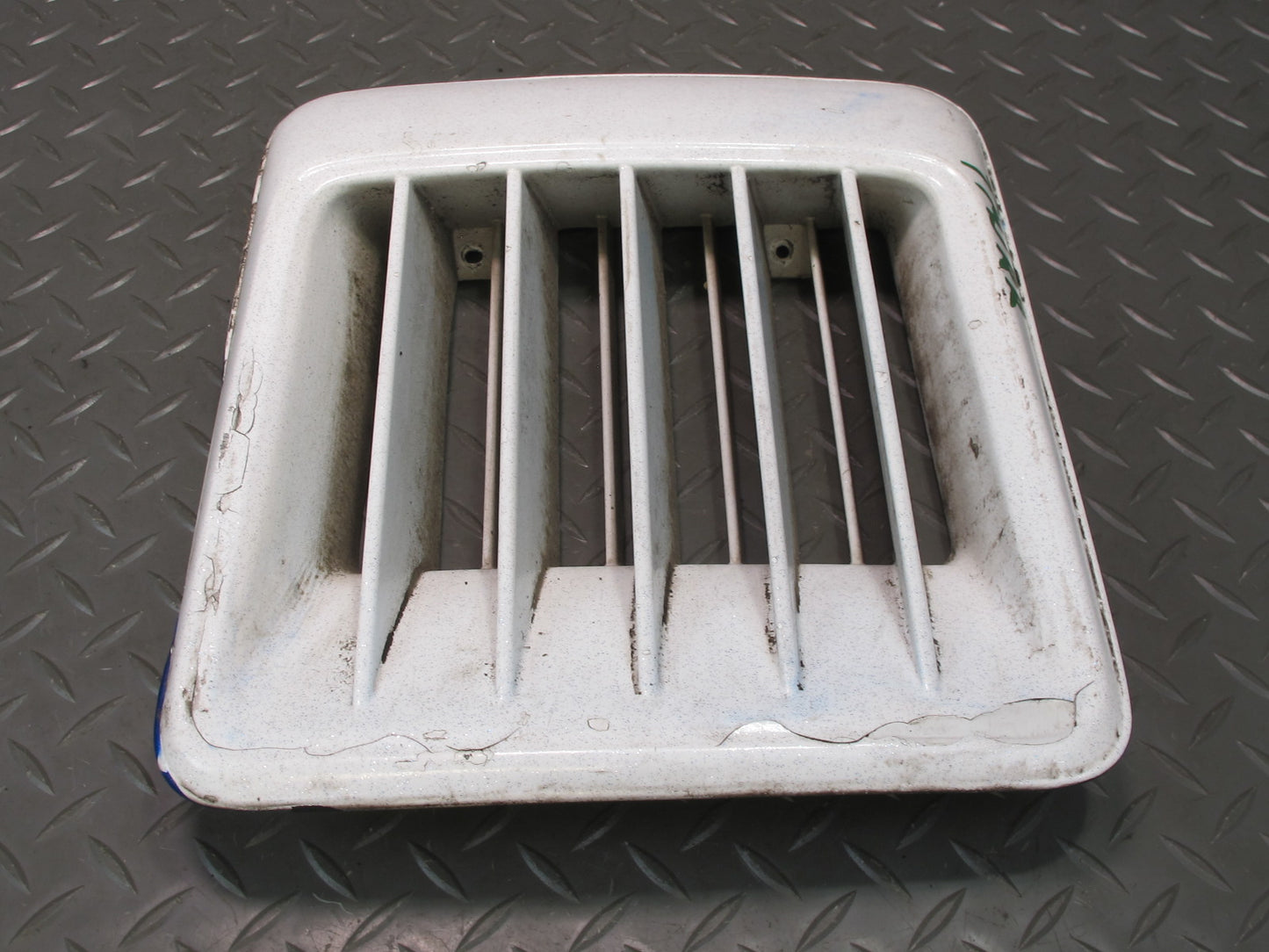 88-89 Toyota MR2 AW15 Right Quarter Panel Air Inlet Scoop Vent Grille White OEM