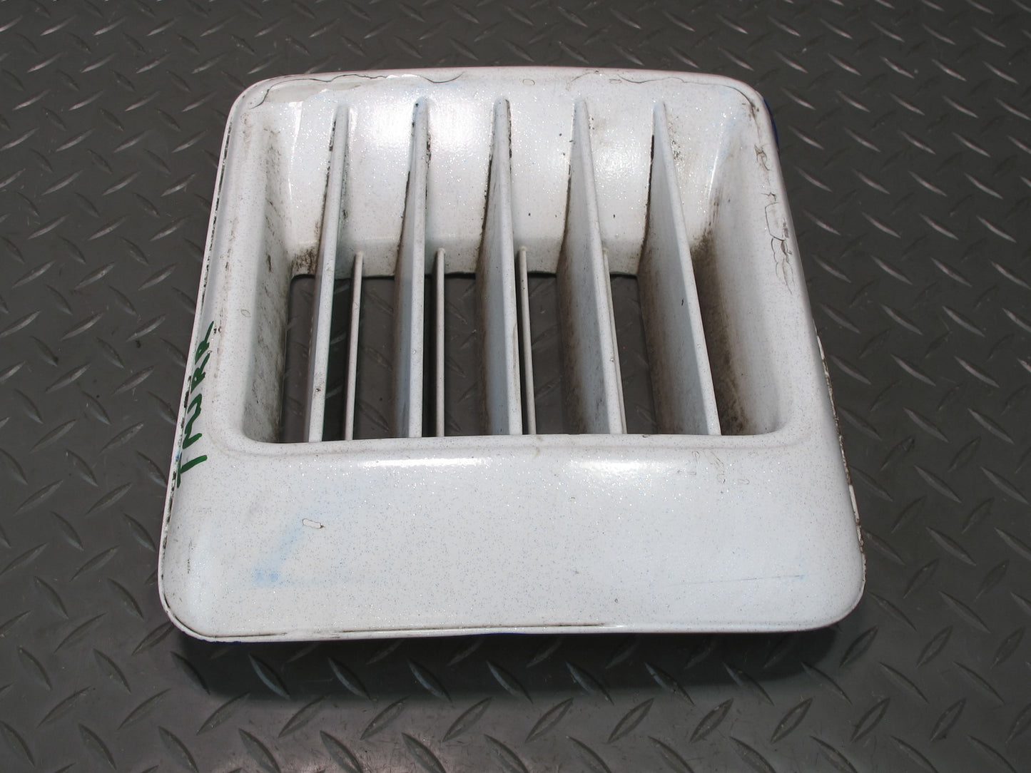 88-89 Toyota MR2 AW15 Right Quarter Panel Air Inlet Scoop Vent Grille White OEM