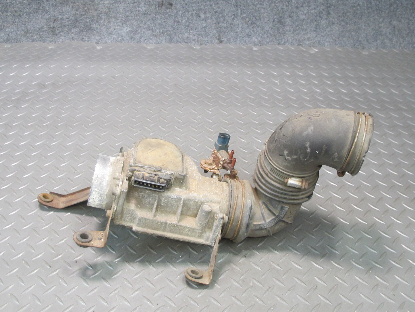 87-89 Toyota MR2 AW15 4AGELC NA Mass Air Flow Meter MAF Sensor w Pipe OEM