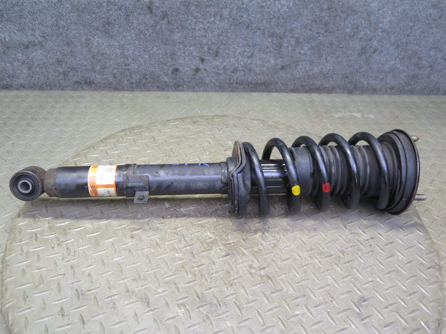 10-13 Lexus GSE20L IS250 Convert Set of 2 Front Left & Right Shock Strut 87K OEM