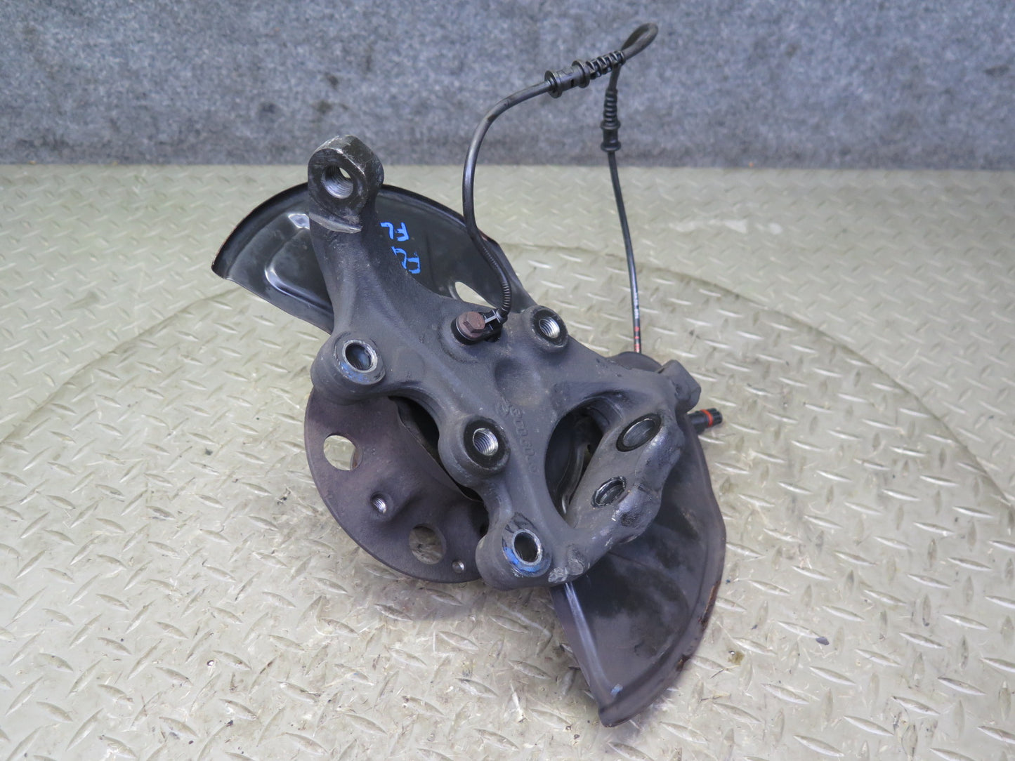 05-11 Mercedes R171 Slk-class Front Left Spindle Knuckle Wheel Hub Bearing OEM