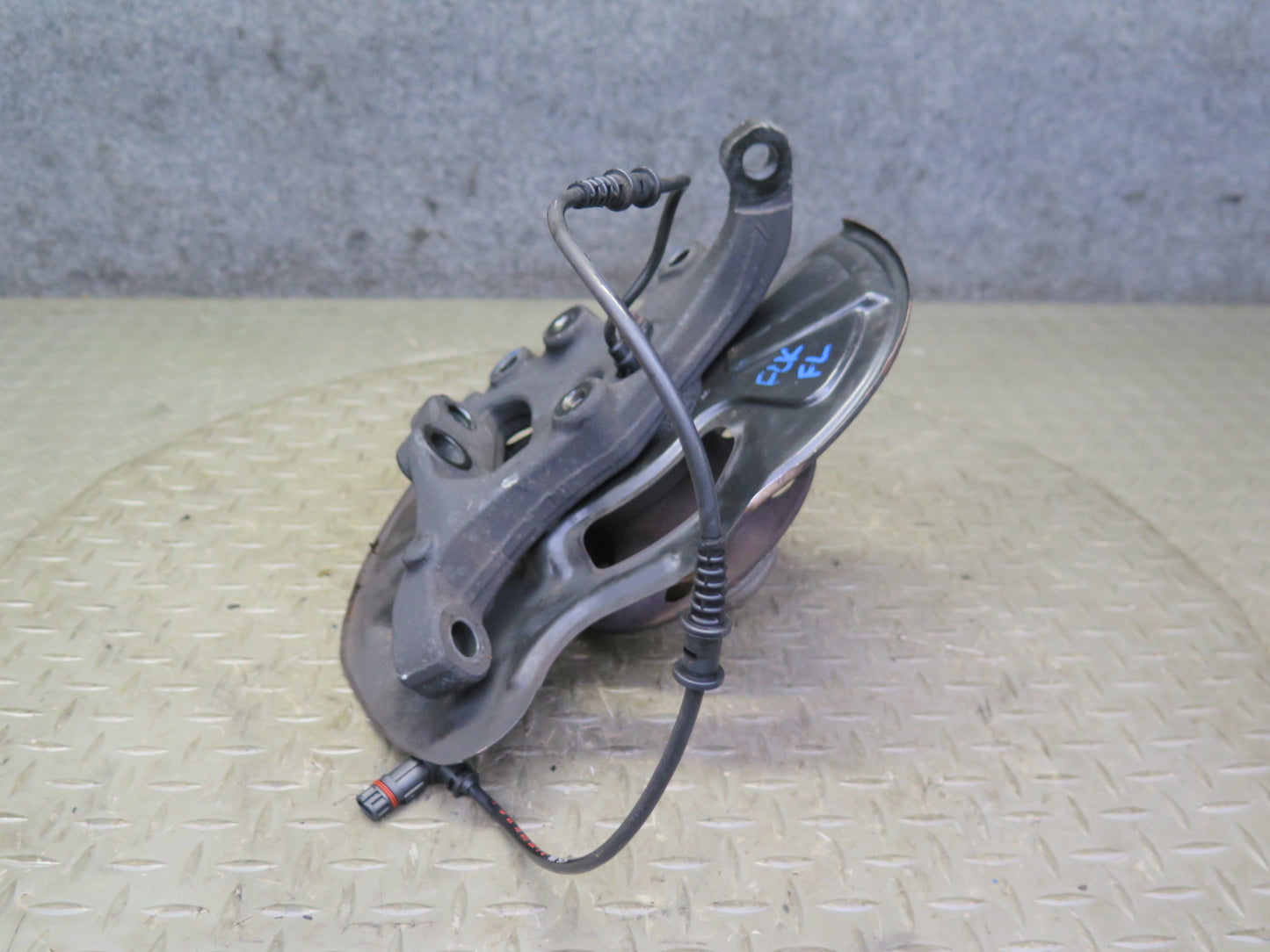 05-11 Mercedes R171 Slk-class Front Left Spindle Knuckle Wheel Hub Bearing OEM