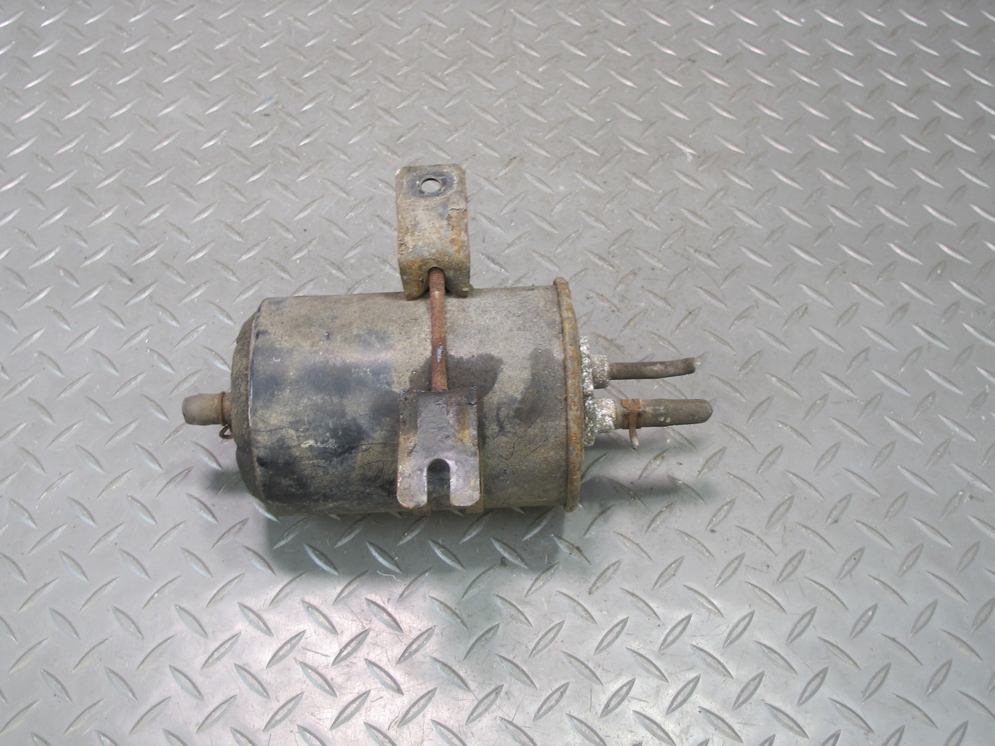 85-89 Toyota MR2 Fuel Evap Vapor Charcoal Canister OEM
