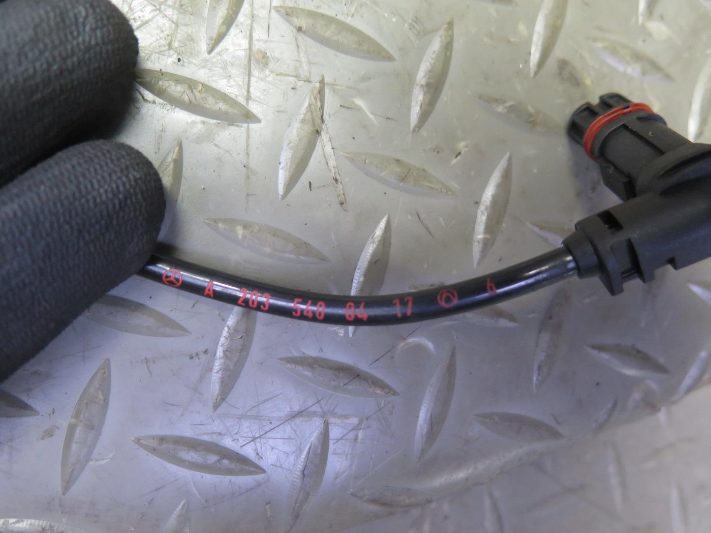 05-11 Mercedes R171 Slk-class Front Right Spindle Knuckle Wheel Hub Bearing OEM