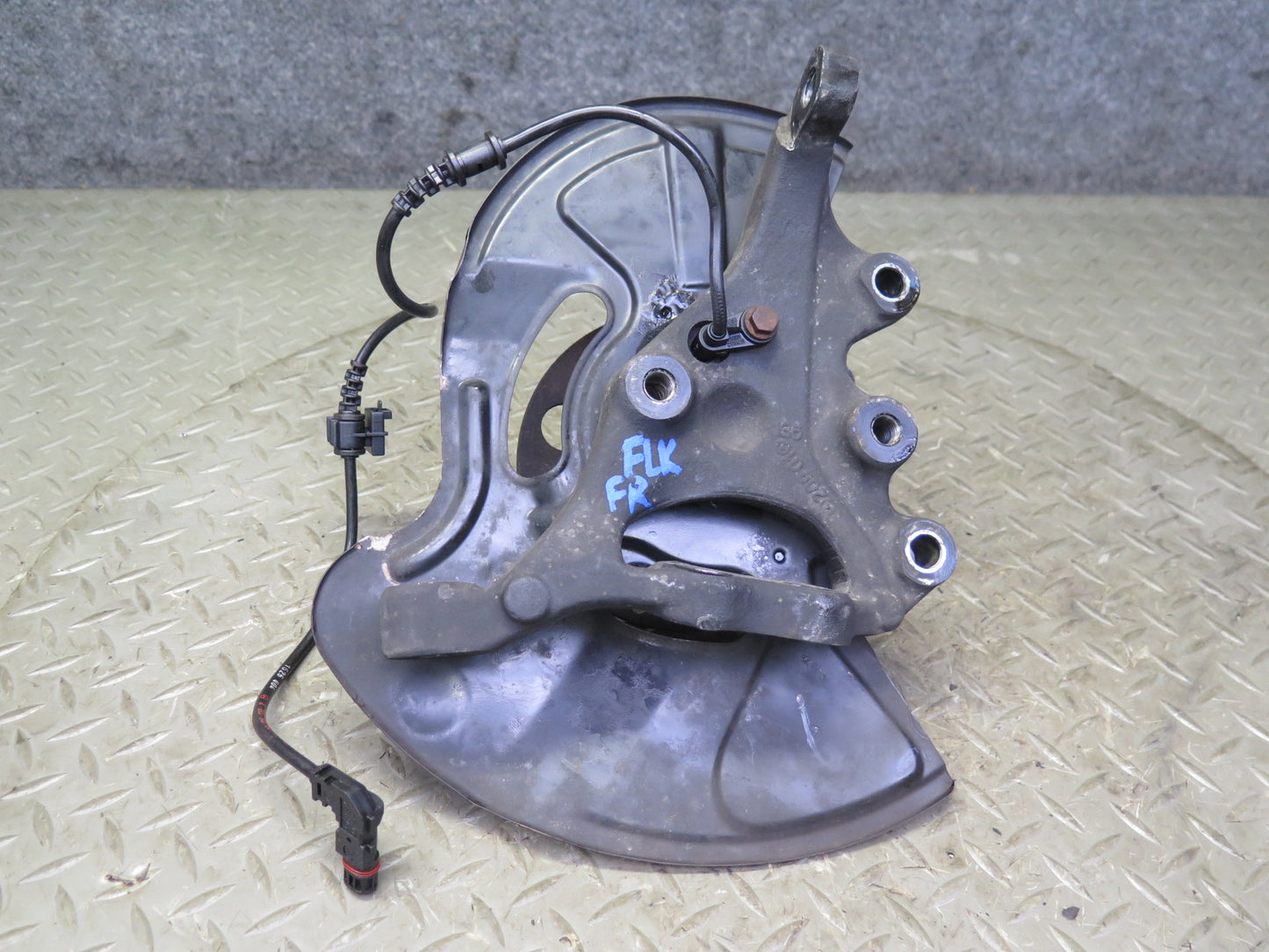 05-11 Mercedes R171 Slk-class Front Right Spindle Knuckle Wheel Hub Bearing OEM