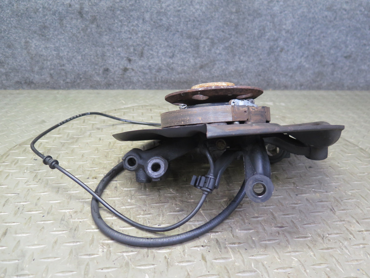 05-11 Mercedes R171 Slk-class Rear Left Spindle Knuckle Wheel Hub Bearing OEM