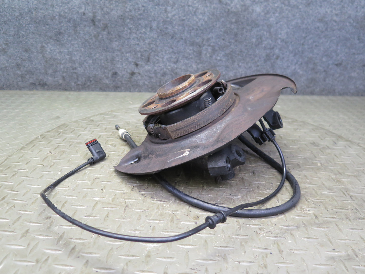 05-11 Mercedes R171 Slk-class Rear Left Spindle Knuckle Wheel Hub Bearing OEM