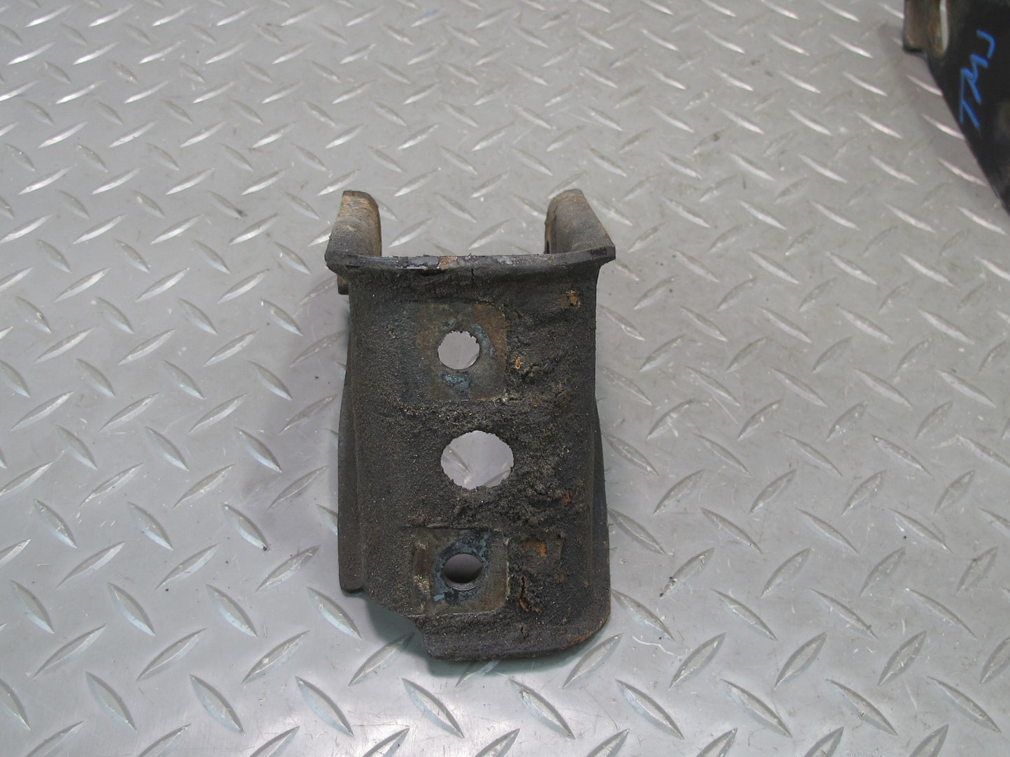 88-89 Toyota MR2 AW15 Set of 2 Manual Transmission Mount Bracket Support OEM