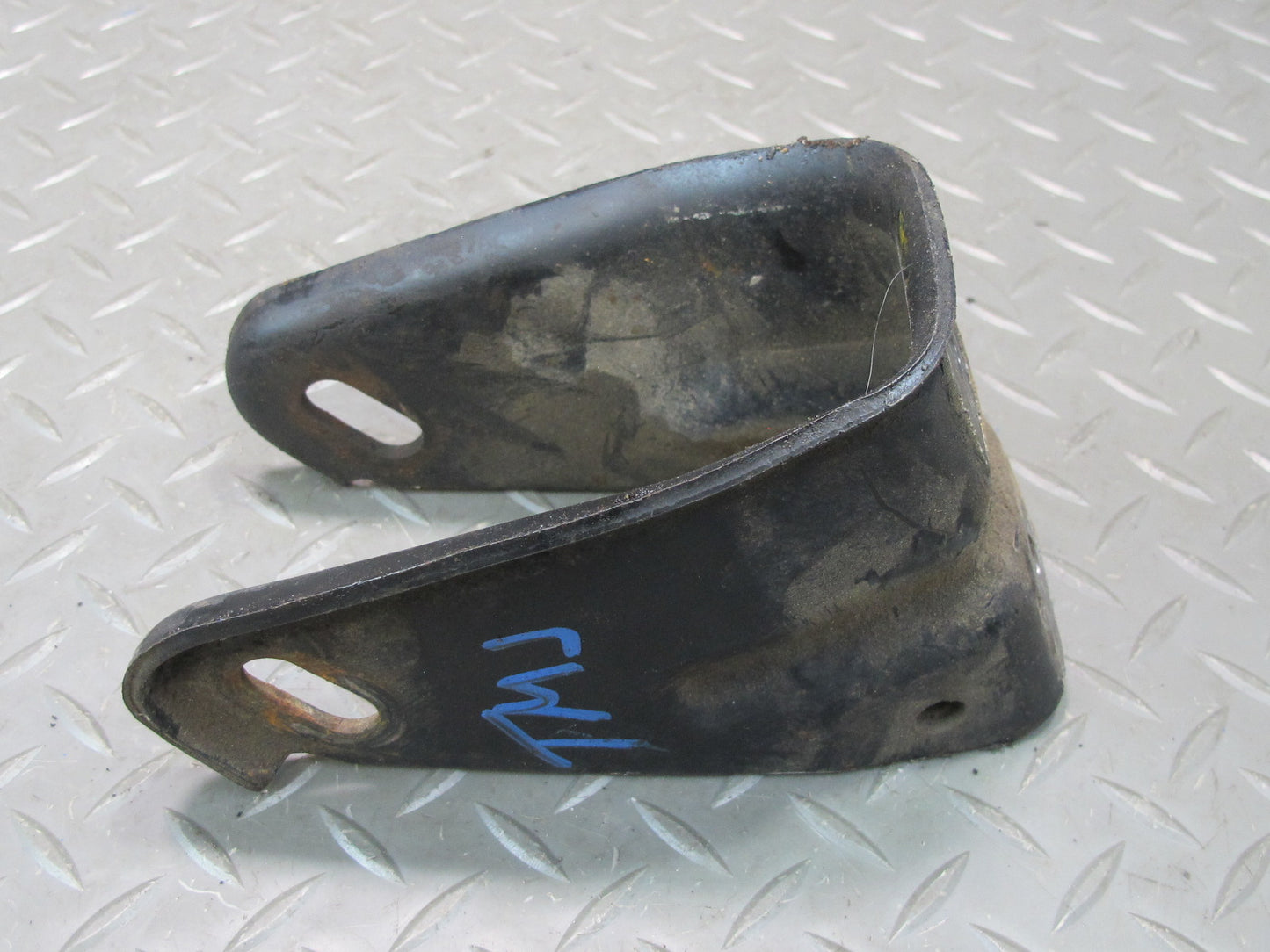 88-89 Toyota MR2 AW15 Set of 2 Manual Transmission Mount Bracket Support OEM