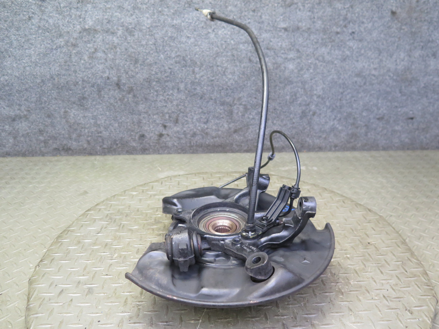 05-11 Mercedes R171 Slk-class Rear Left Spindle Knuckle Wheel Hub Bearing OEM