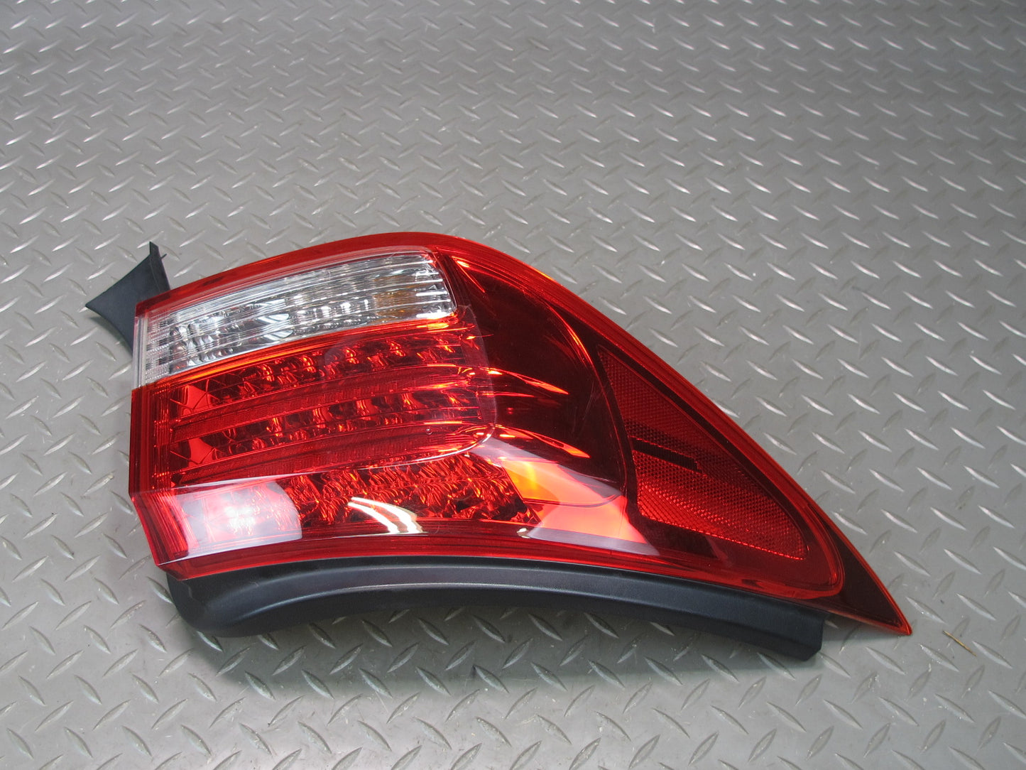 10-13 Lexus IS350 IS250 Convertible Rear Left Side Outer Tail Light Lamp OEM