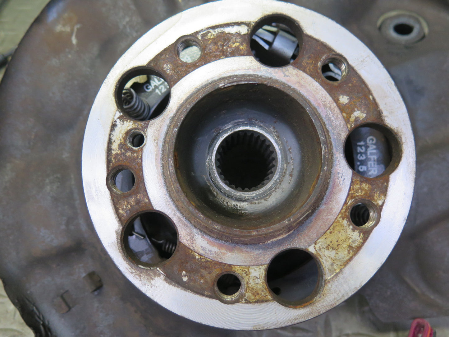 05-11 Mercedes R171 Slk-class Rear Right Spindle Knuckle Wheel Hub Bearing OEM