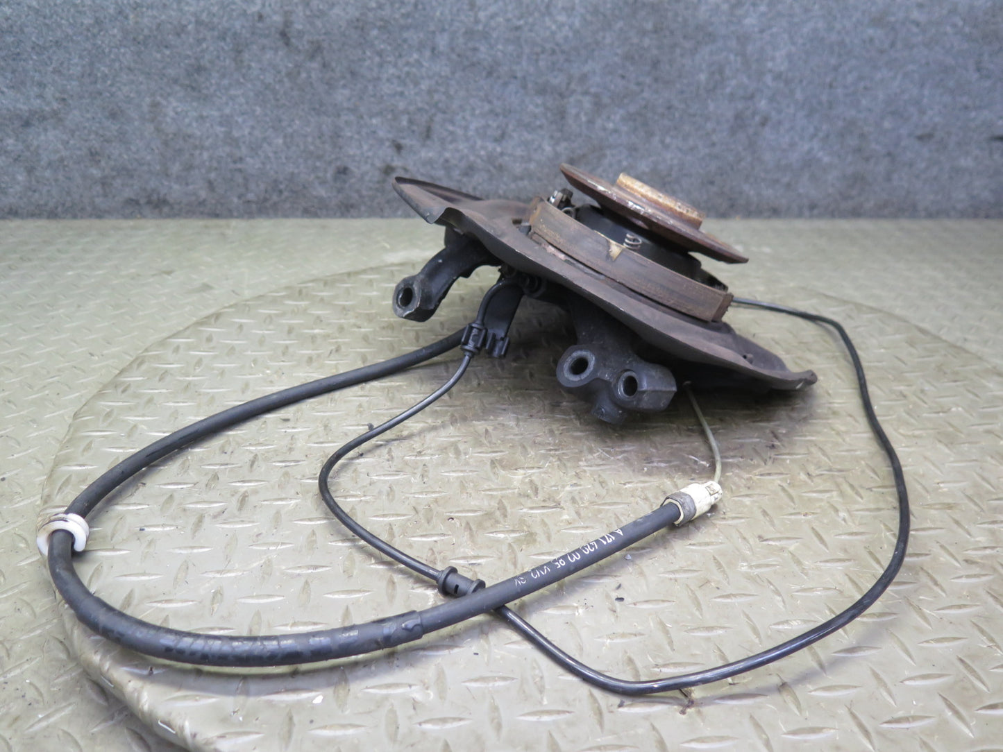 05-11 Mercedes R171 Slk-class Rear Right Spindle Knuckle Wheel Hub Bearing OEM