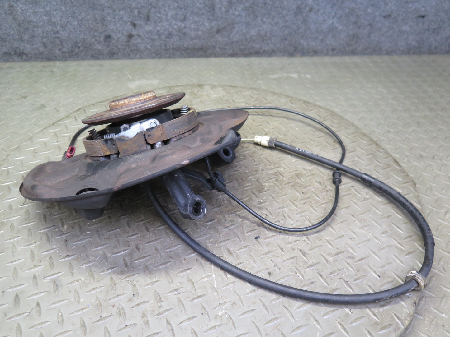 05-11 Mercedes R171 Slk-class Rear Right Spindle Knuckle Wheel Hub Bearing OEM