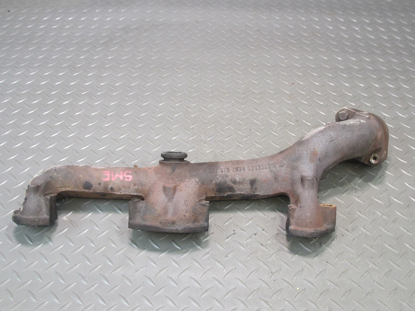 82-83 Mercedes W123 240D 616.912 Diesel Engine Exhaust Manifold 6161420901 OEM