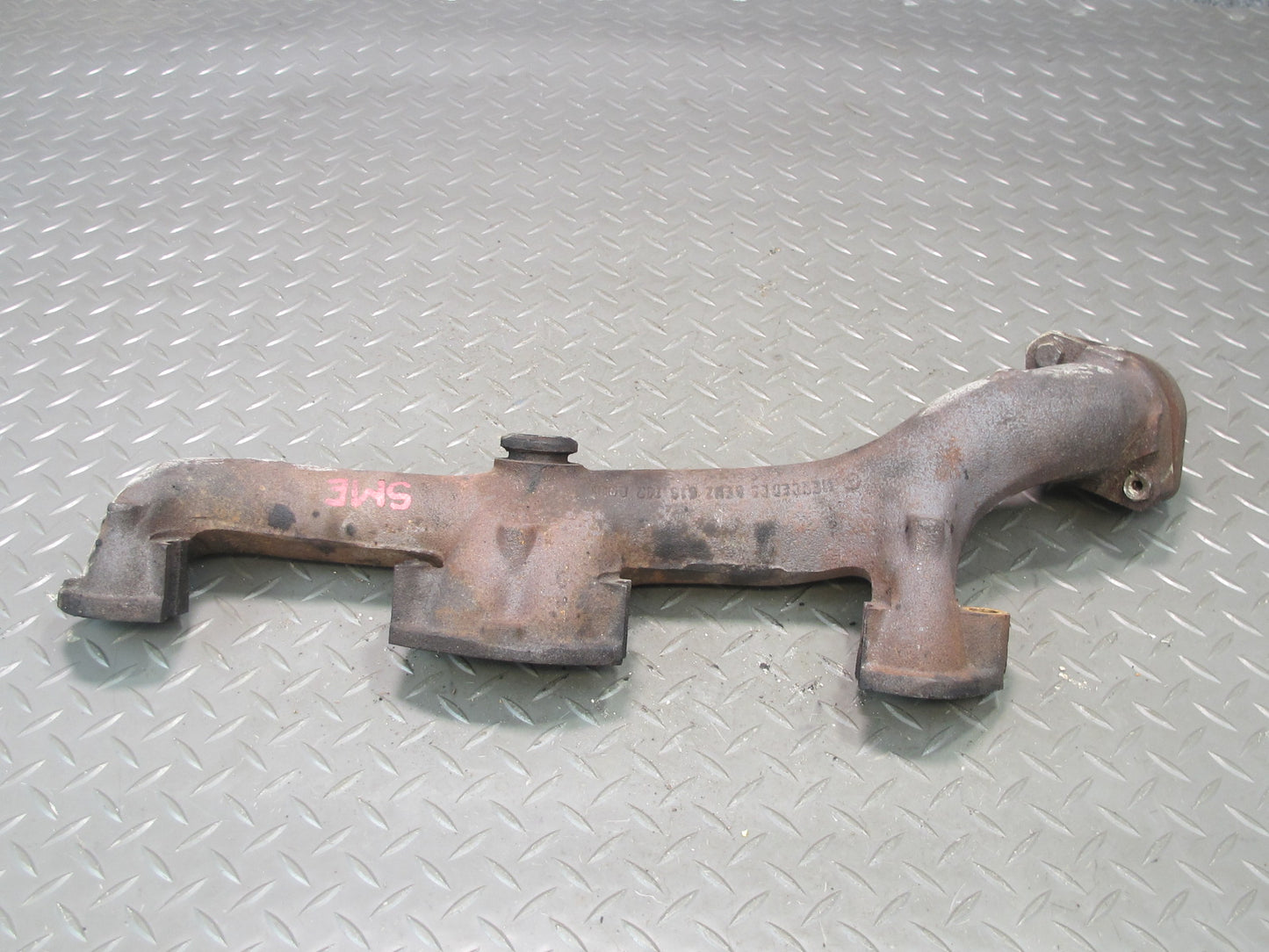 82-83 Mercedes W123 240D 616.912 Diesel Engine Exhaust Manifold 6161420901 OEM
