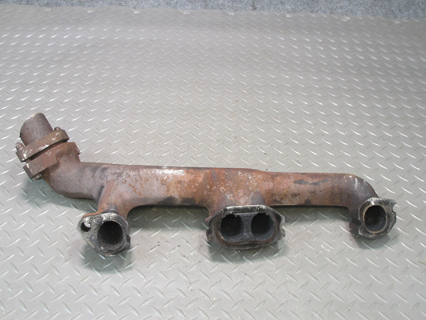 82-83 Mercedes W123 240D 616.912 Diesel Engine Exhaust Manifold 6161420901 OEM