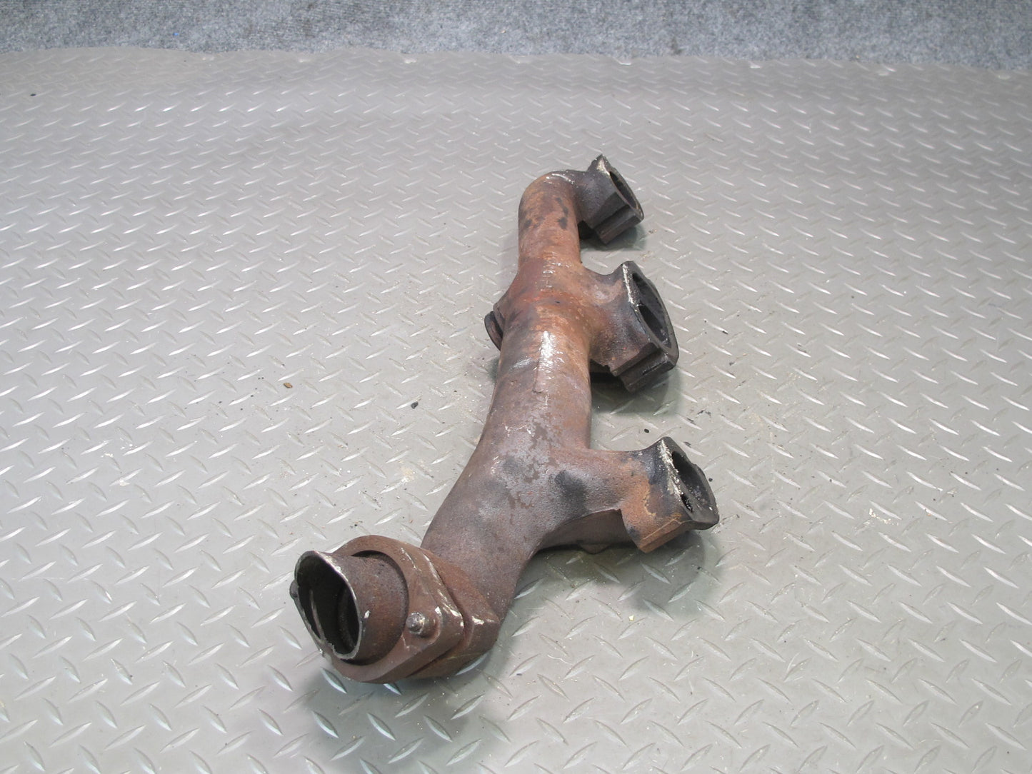 82-83 Mercedes W123 240D 616.912 Diesel Engine Exhaust Manifold 6161420901 OEM