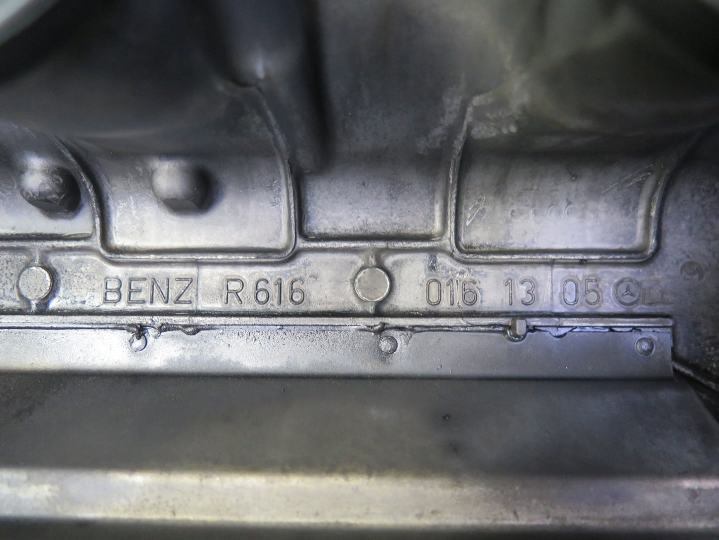 82-83 Mercedes W123 240D OM616.912 Diesel Engine Cylinder Head Valve Cover OEM