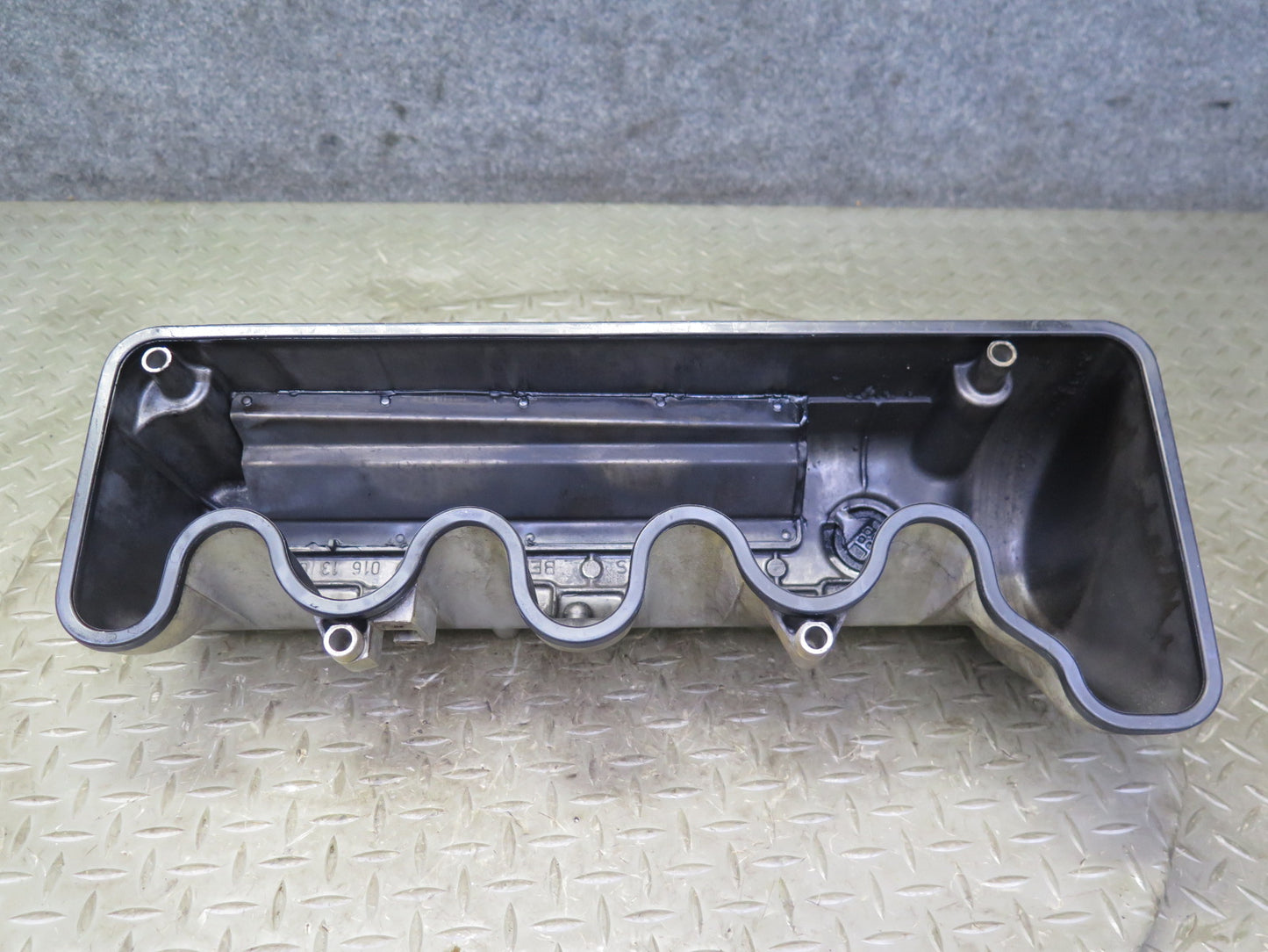 82-83 Mercedes W123 240D OM616.912 Diesel Engine Cylinder Head Valve Cover OEM