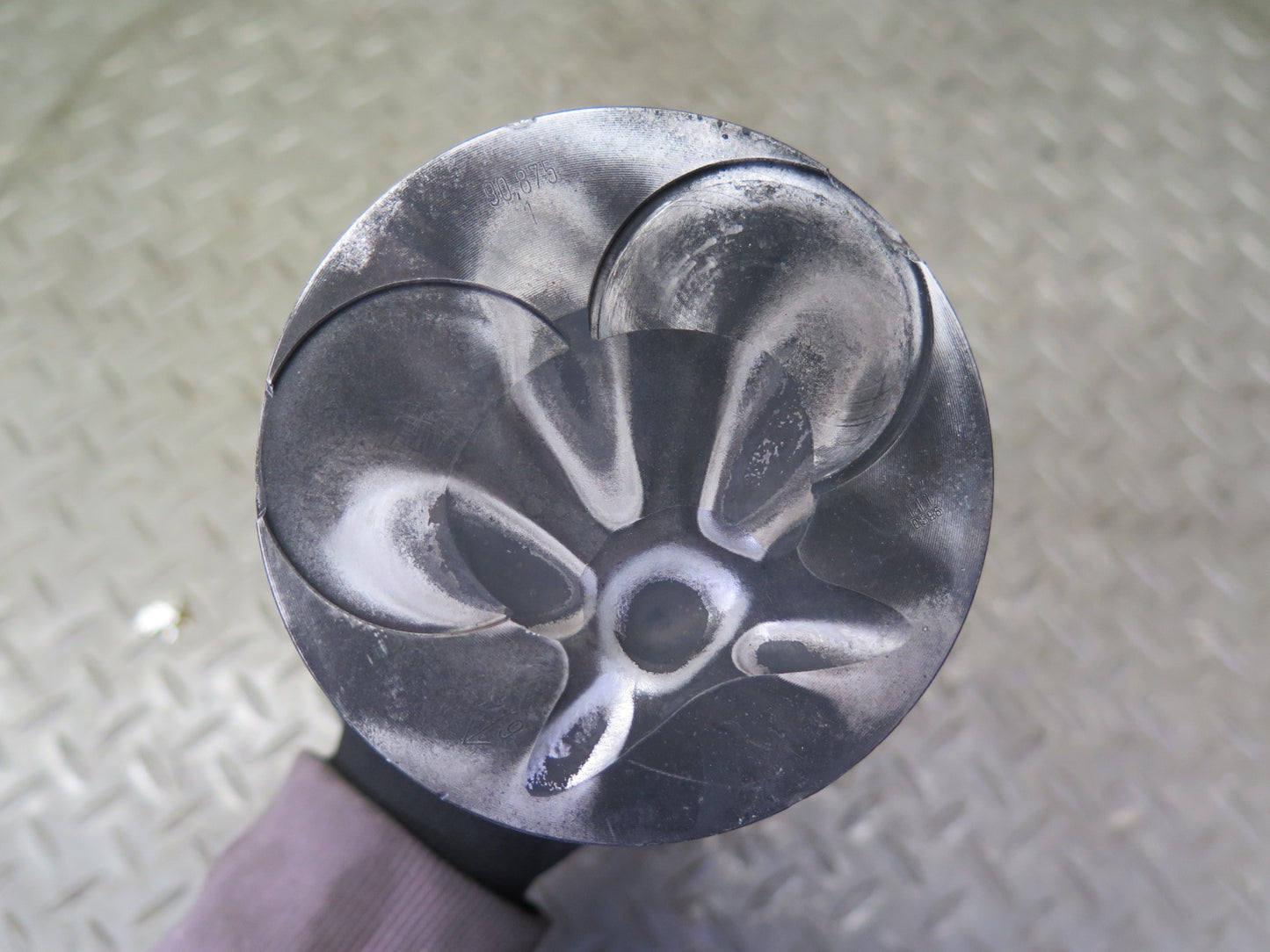 81-83 Mercedes W123 240D OM616 Diesel Set of 4 Engine Piston Connecting Rod OEM