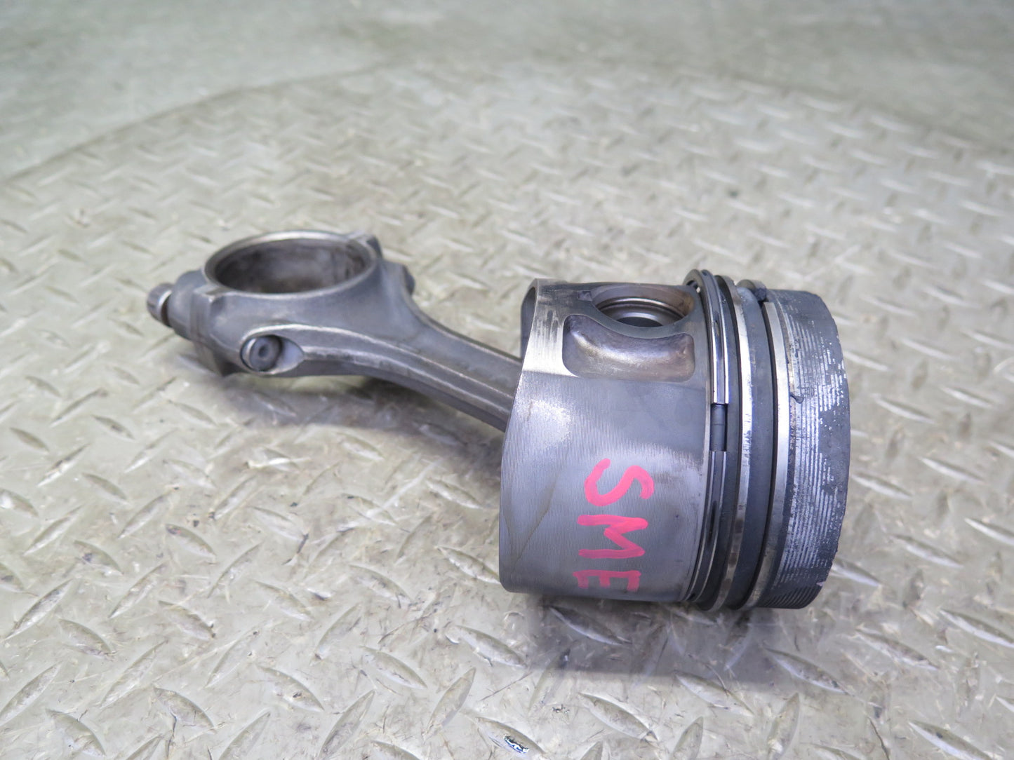 81-83 Mercedes W123 240D OM616 Diesel Set of 4 Engine Piston Connecting Rod OEM