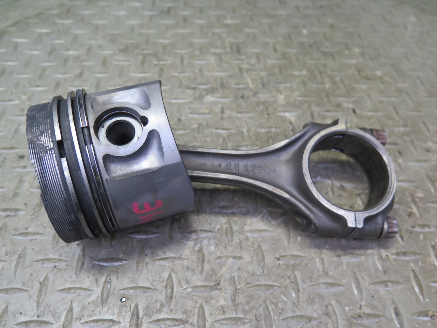 81-83 Mercedes W123 240D OM616 Diesel Set of 4 Engine Piston Connecting Rod OEM