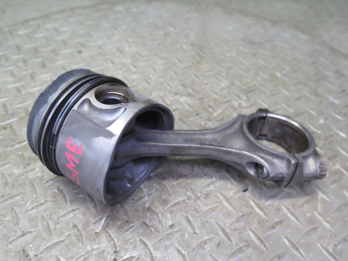 81-83 Mercedes W123 240D OM616 Diesel Set of 4 Engine Piston Connecting Rod OEM