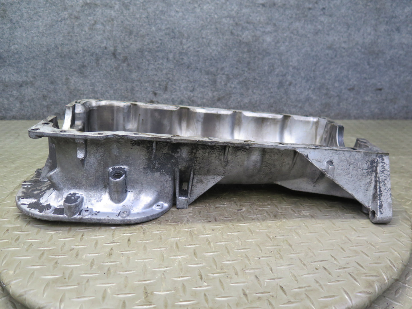 82-83 Mercedes W123 240D OM616 616.912 Diesel Engine Upper Oil Pan w Tube OEM