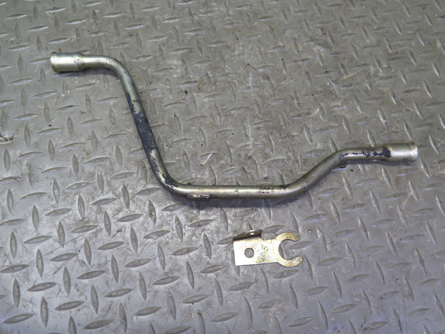 82-83 Mercedes W123 240D OM616 616.912 Diesel Engine Upper Oil Pan w Tube OEM