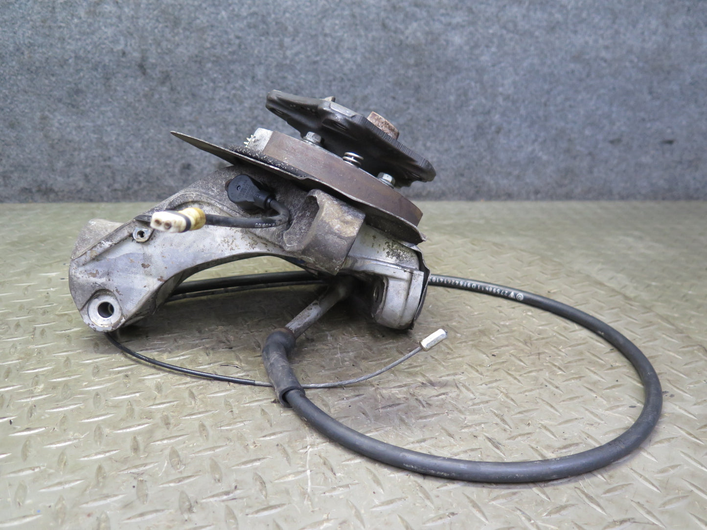 1997-2004 Porsche Boxster 986 Rear Right Spindle Knuckle Wheel Hub Bearing