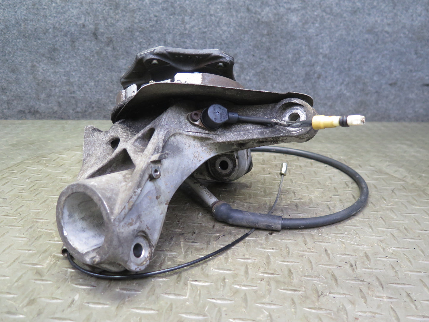 1997-2004 Porsche Boxster 986 Rear Right Spindle Knuckle Wheel Hub Bearing