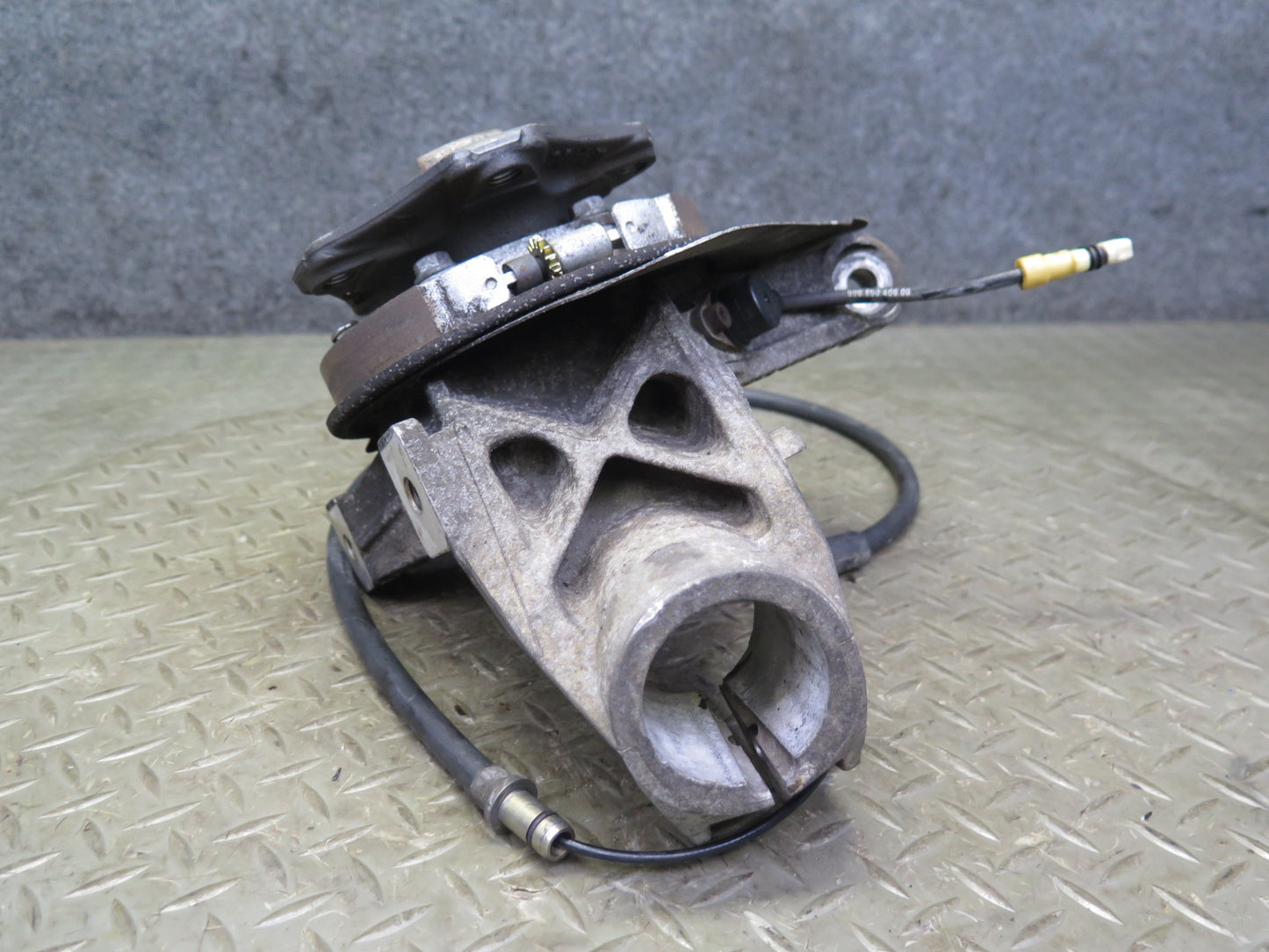 1997-2004 Porsche Boxster 986 Rear Right Spindle Knuckle Wheel Hub Bearing